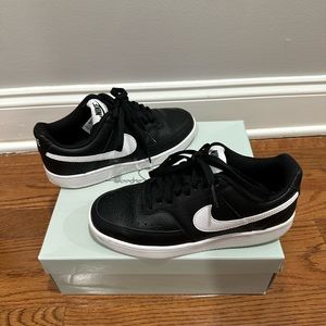 Women’s Nike shoes